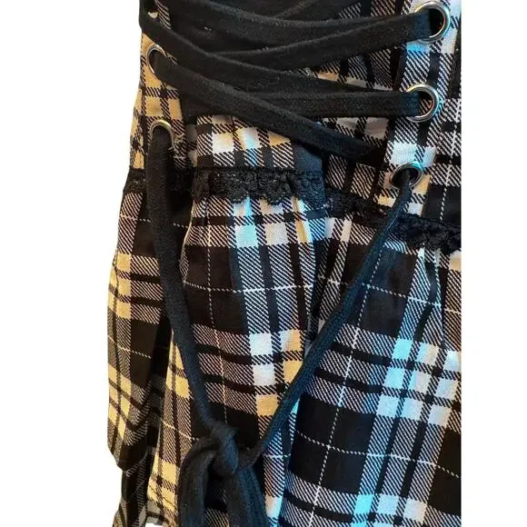 Dolls Kill Widow Pleated Plaid Skirt White Black Plus Size 1X NWT - Picture 9 of 10